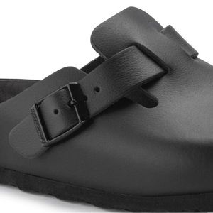 Black leather women’s Birkenstock.